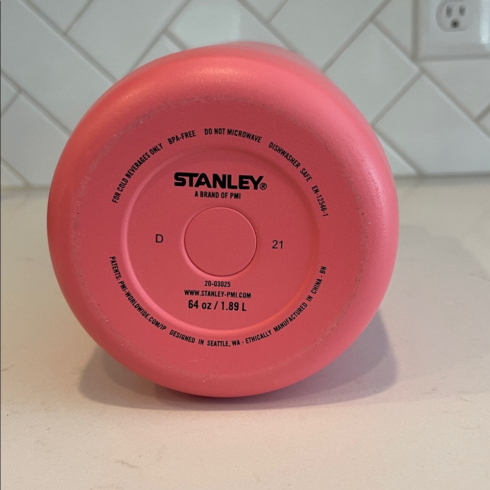 Stanley Coral Stainless Steel Go Flip Travel Mug 64 oz - Picture 3 of 3
